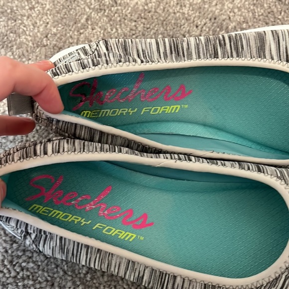 Sketchers memory foam ballet flat size 8 - Picture 3 of 11